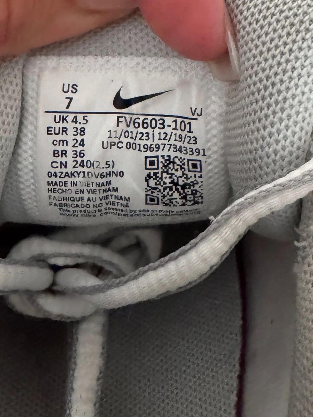 Nike p-6000 summit white pure platinum women’s sneakers 7